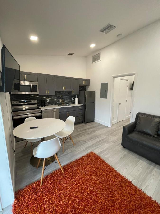 Modern Riverview Apartments Форт-Лодердейл Экстерьер фото