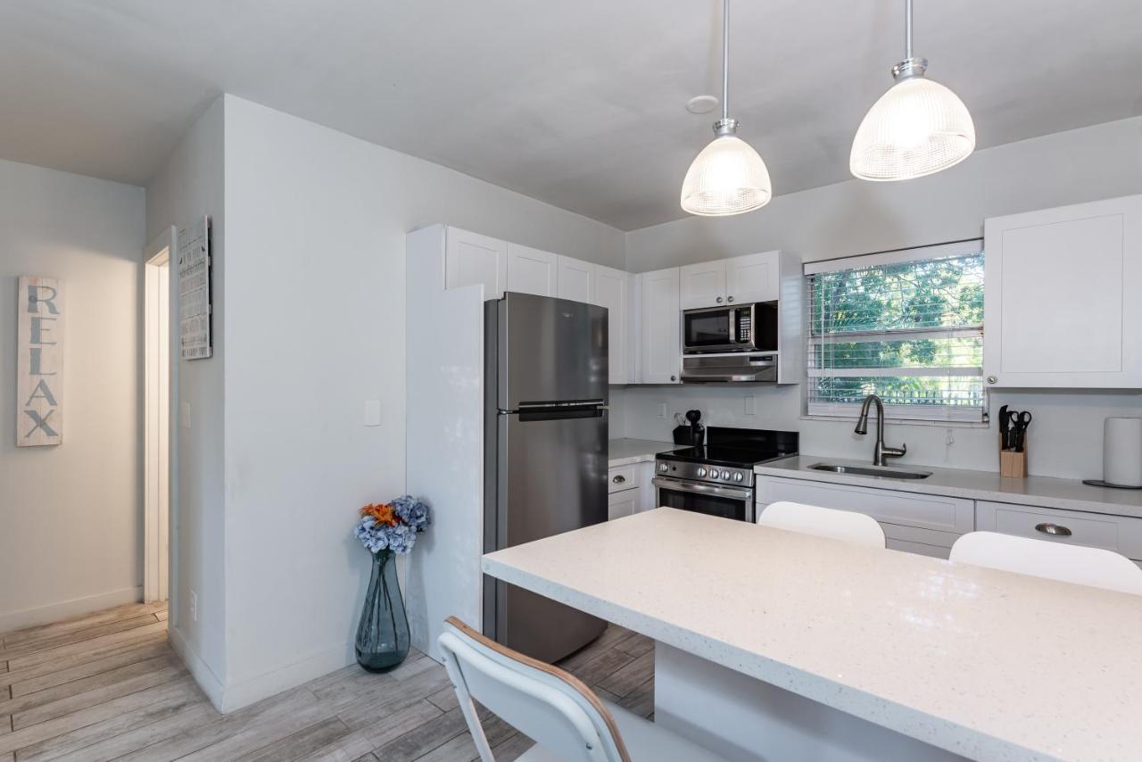 Modern Riverview Apartments Форт-Лодердейл Экстерьер фото