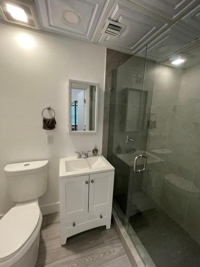 Modern Riverview Apartments Форт-Лодердейл Экстерьер фото