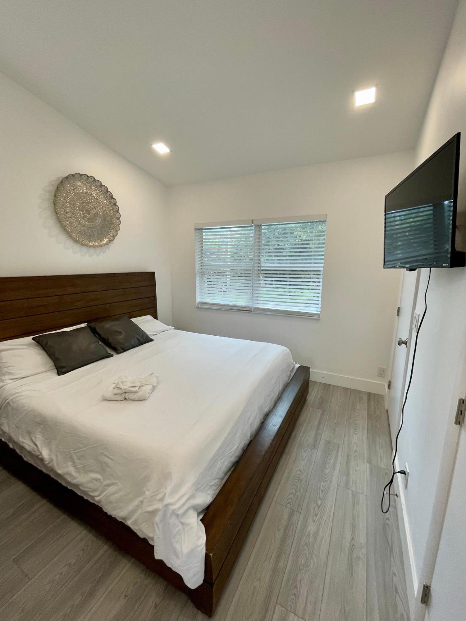 Modern Riverview Apartments Форт-Лодердейл Экстерьер фото